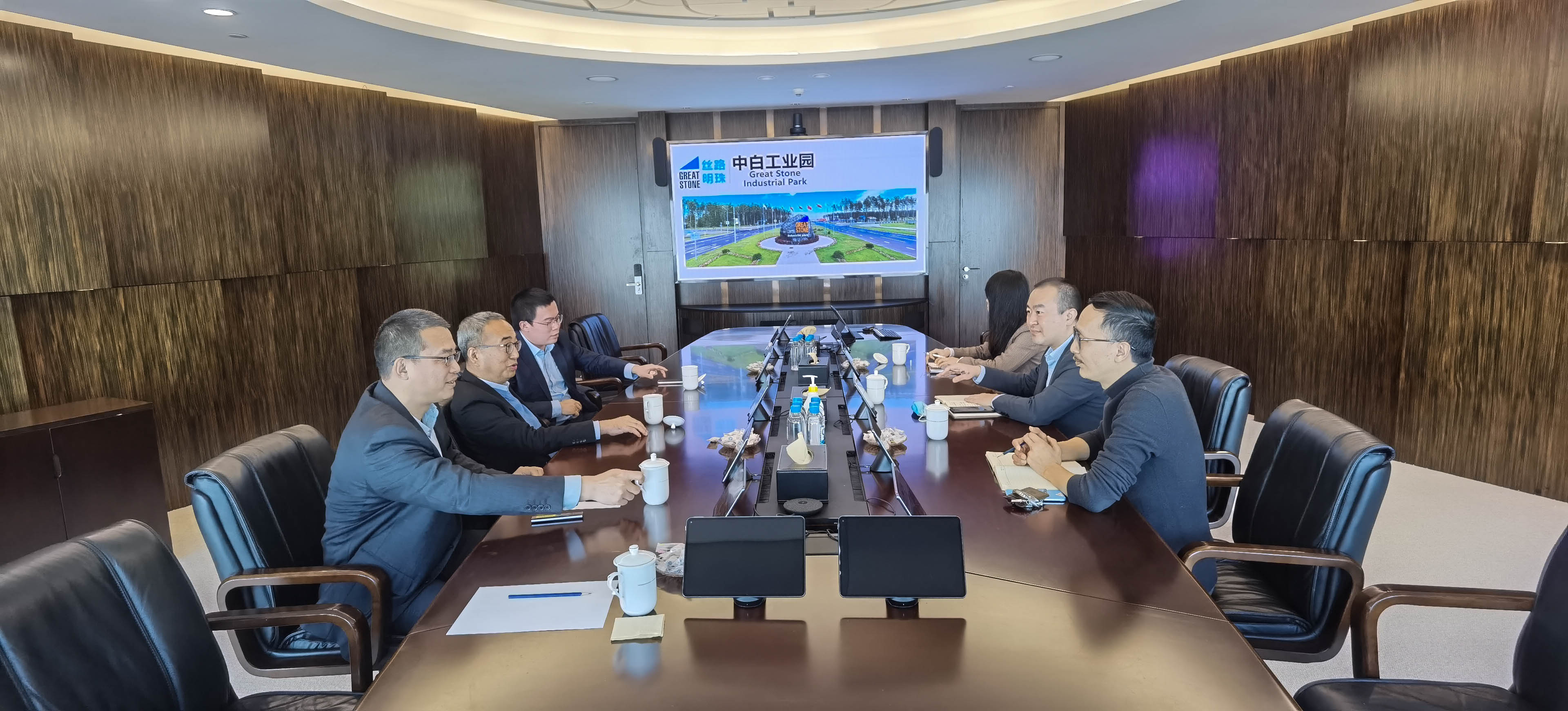 李鐘漢總經(jīng)理赴廈門建發(fā)-1.jpg 李鐘漢總經(jīng)理赴廈門建發(fā)-1.jpg