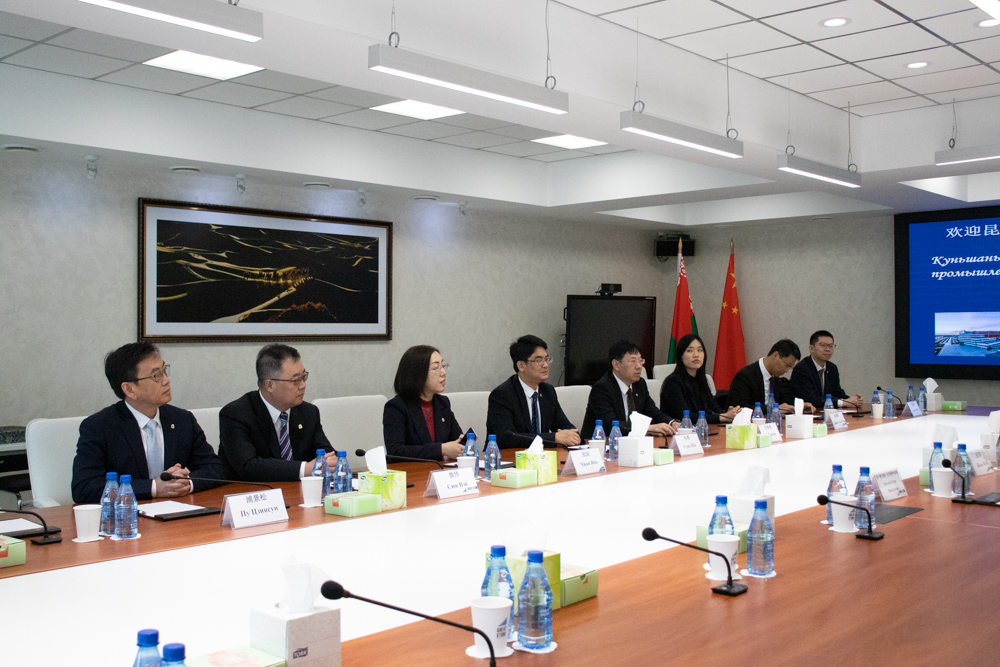 IMG_2743-4.jpg IMG_2743-4.jpg